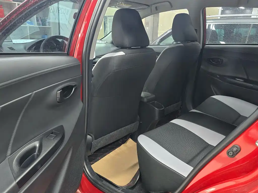 Toyota Yaris L 2022 — фото 4