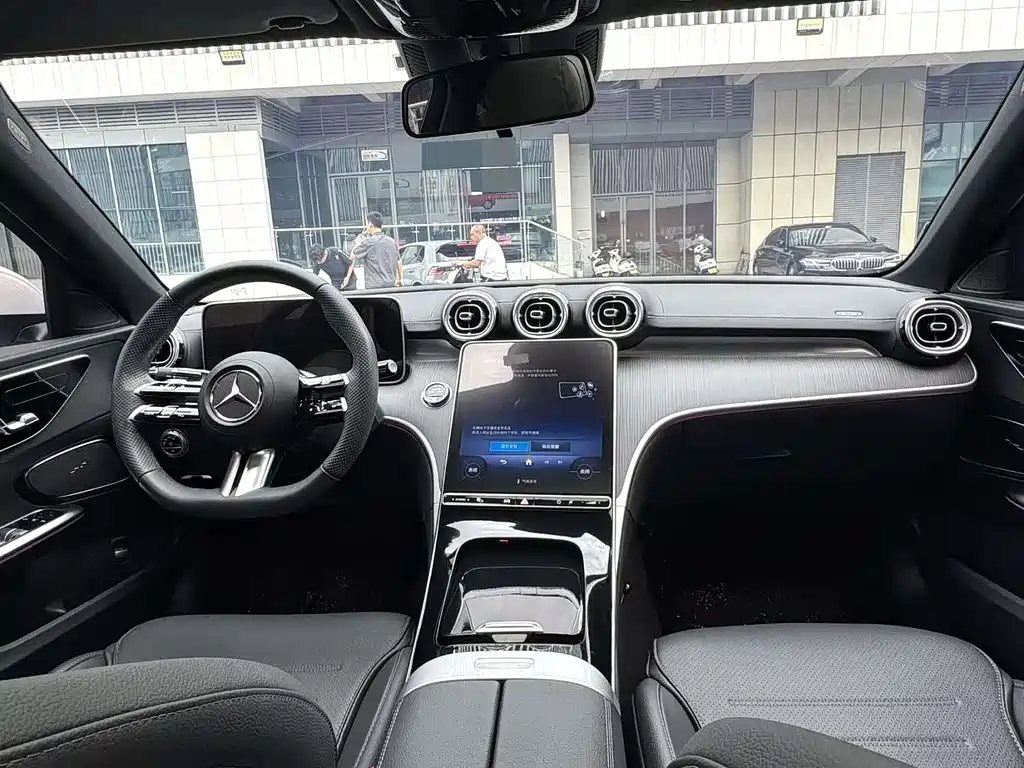 Mercedes-Benz C-Class 2023 — фото 5