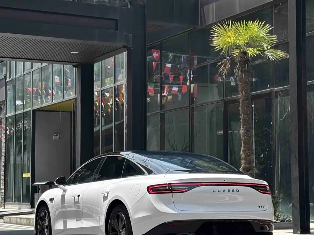 Luxeed Zhijie S7 2024