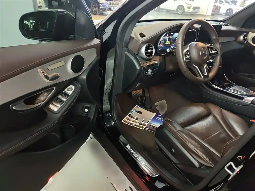 Mercedes-Benz GLC 2021 — фото 16