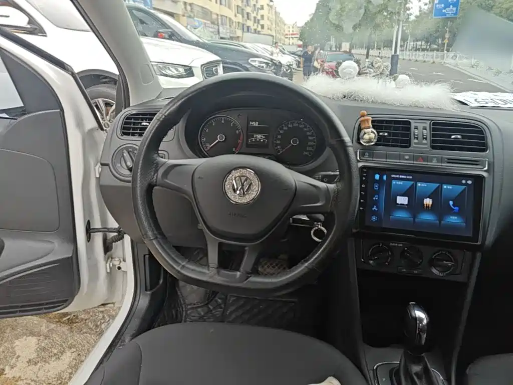 Volkswagen Polo 2018 — фото 11