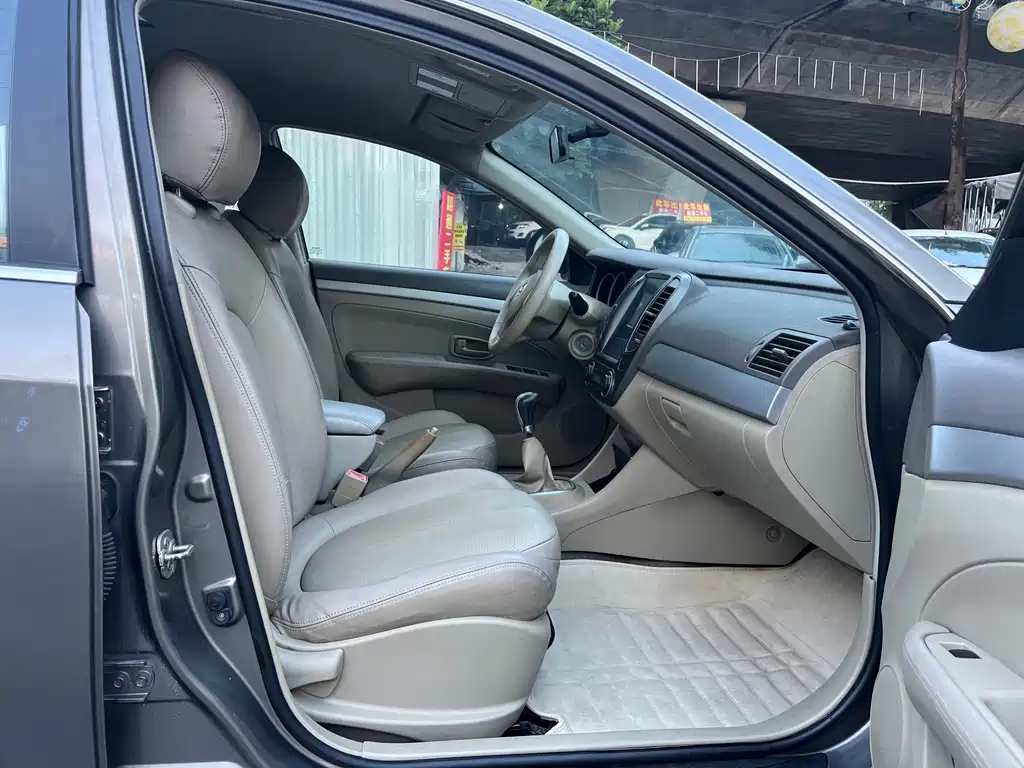 Nissan Sylphy 2015 — фото 17