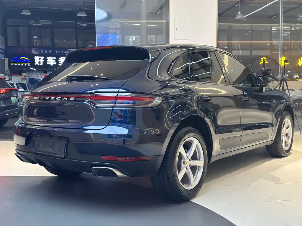 Porsche Macan 2019 — фото 28