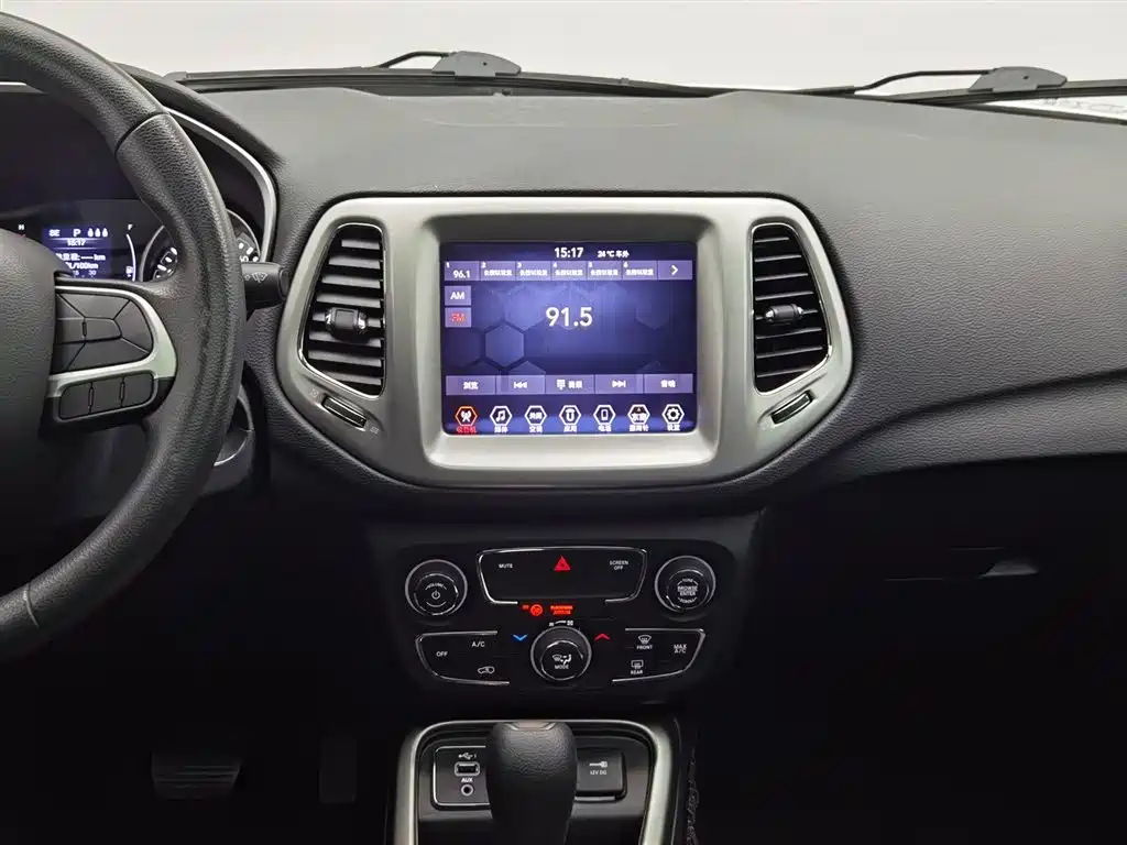 Jeep Compass 2019 — фото 12