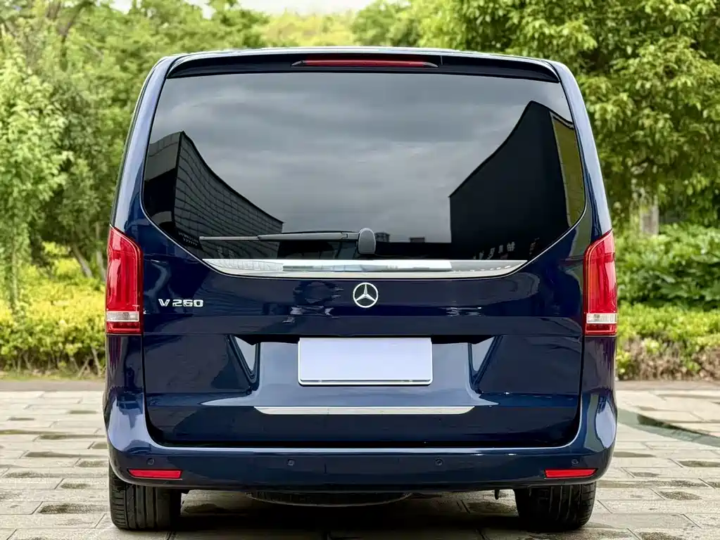 Mercedes-Benz V-Class 2022 — фото 8