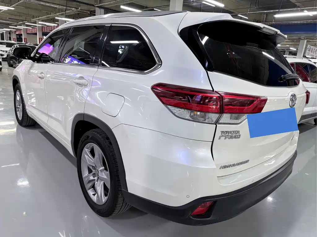 Toyota Highlander 2018 — фото 17