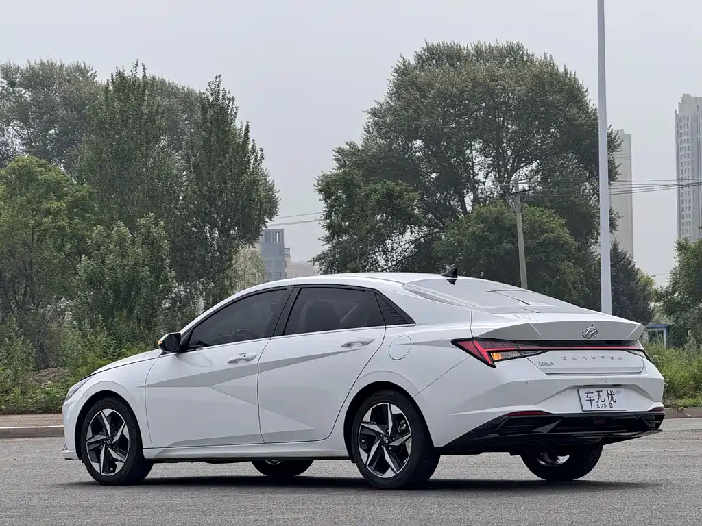 Hyundai Elantra 2023