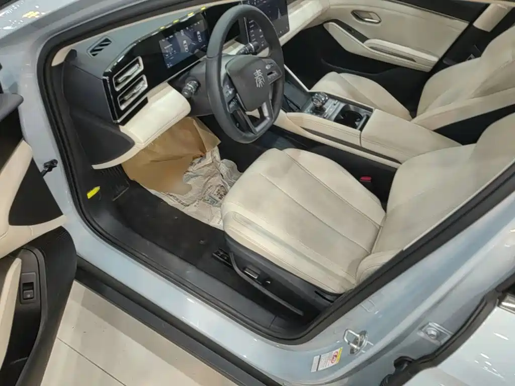 BYD Qin L 2025 — фото 16