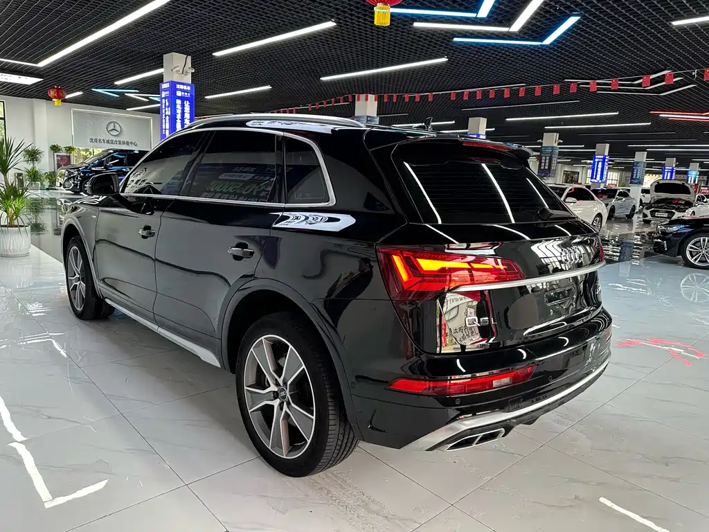 Audi Q5L 2023 — фото 7