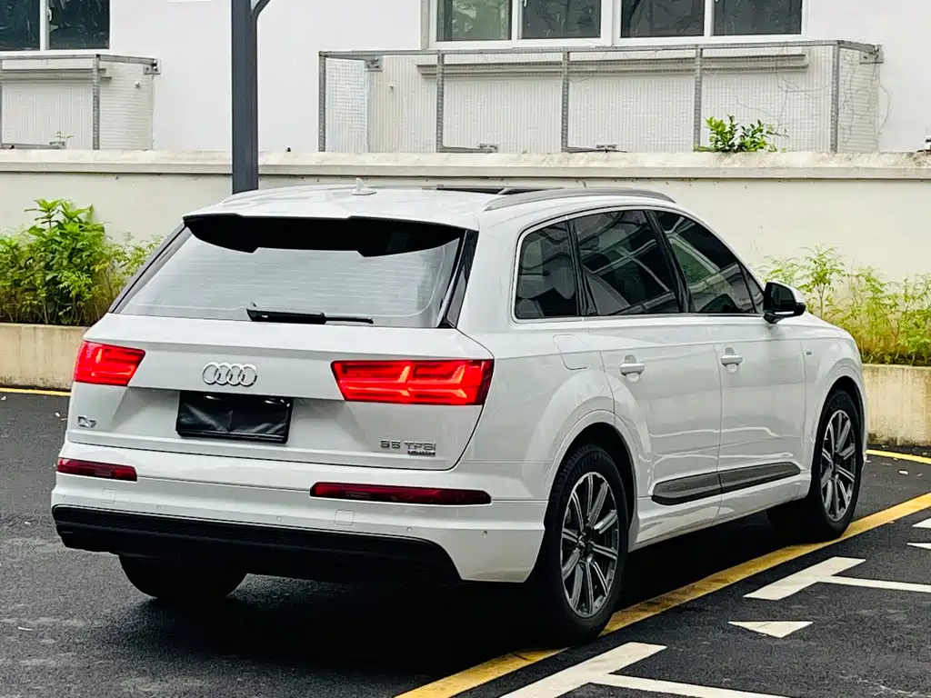 Audi Q7 2018 — фото 4