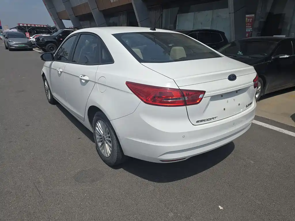 Ford Escort 2018