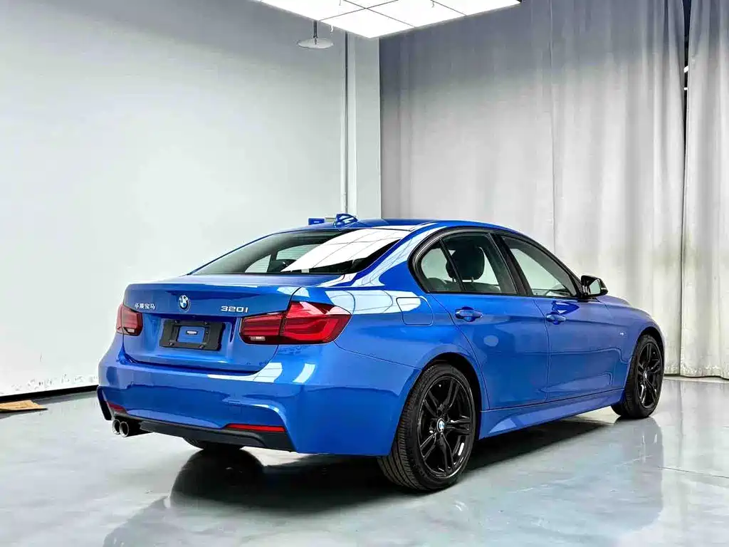 BMW 3 Series 2019 — фото 9
