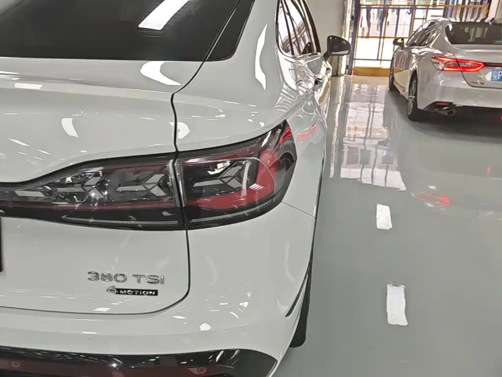 Volkswagen Tiguan X 2022 — фото 8