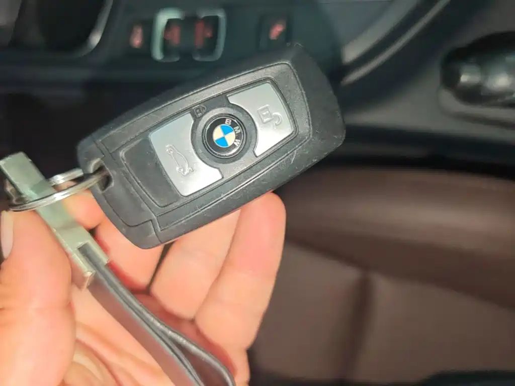 BMW 3 Series 2018 — фото 9