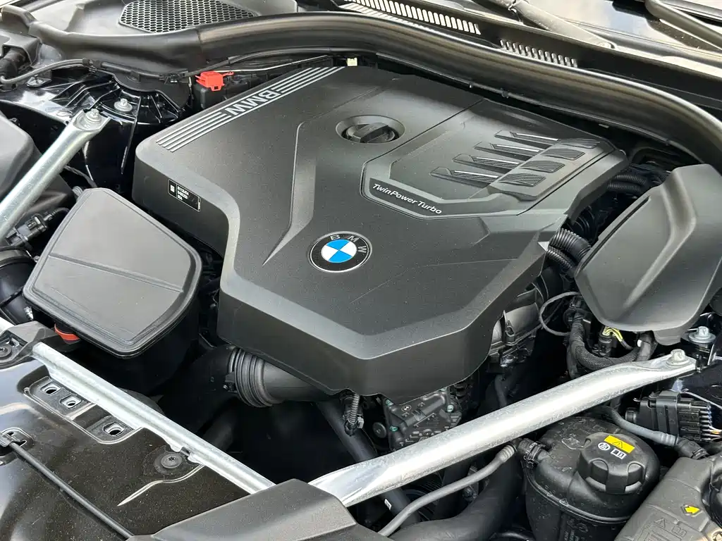 BMW 5 Series 2022 — фото 17