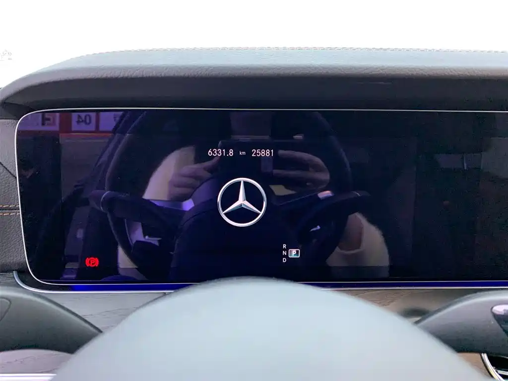 Mercedes-Benz E-Class 2023 — фото 17