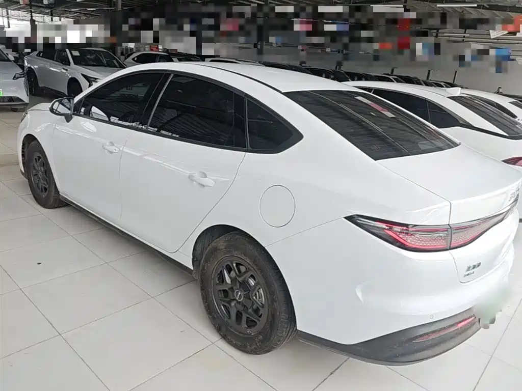 BYD Seal 05 DM-i 2025 — фото 5