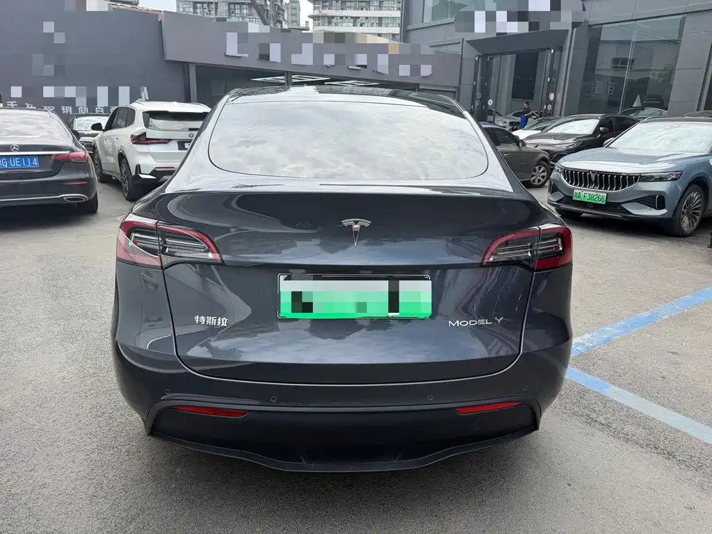 Tesla Model Y 2021 — фото 8