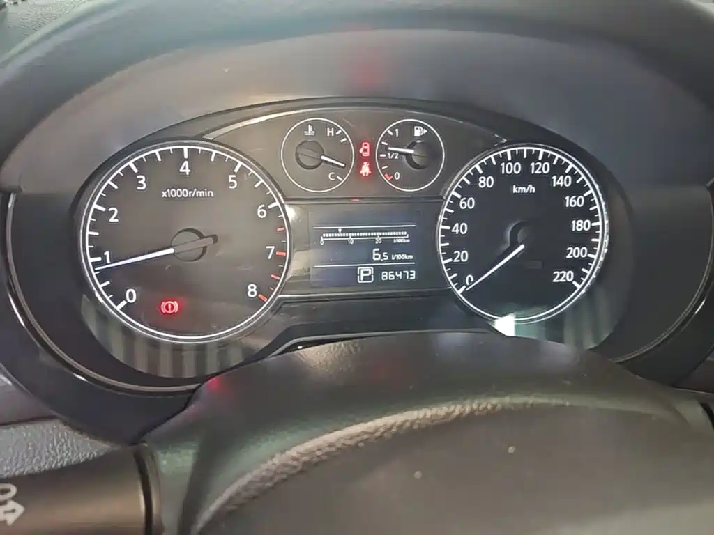 Nissan Tiida 2015 — фото 12