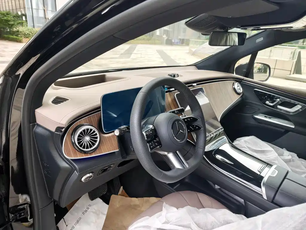 Mercedes-Benz EQE SUV 2025 — фото 20