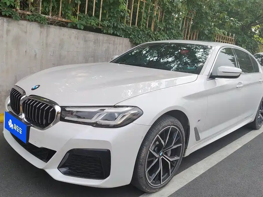 BMW 5 Series 2023 — фото 1