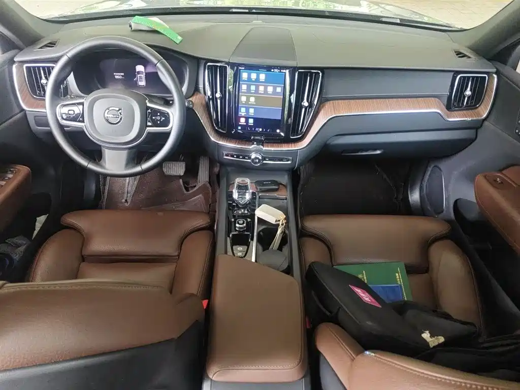 Volvo XC60 2023 — фото 6
