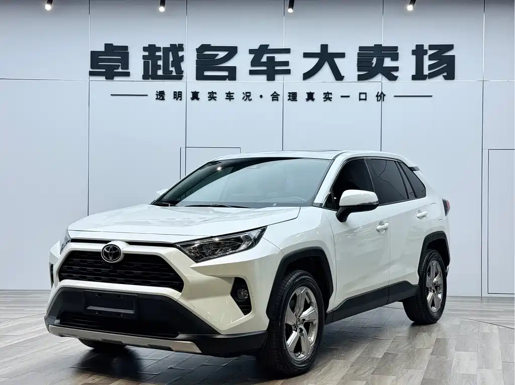 Toyota RAV4 2022 — фото 1