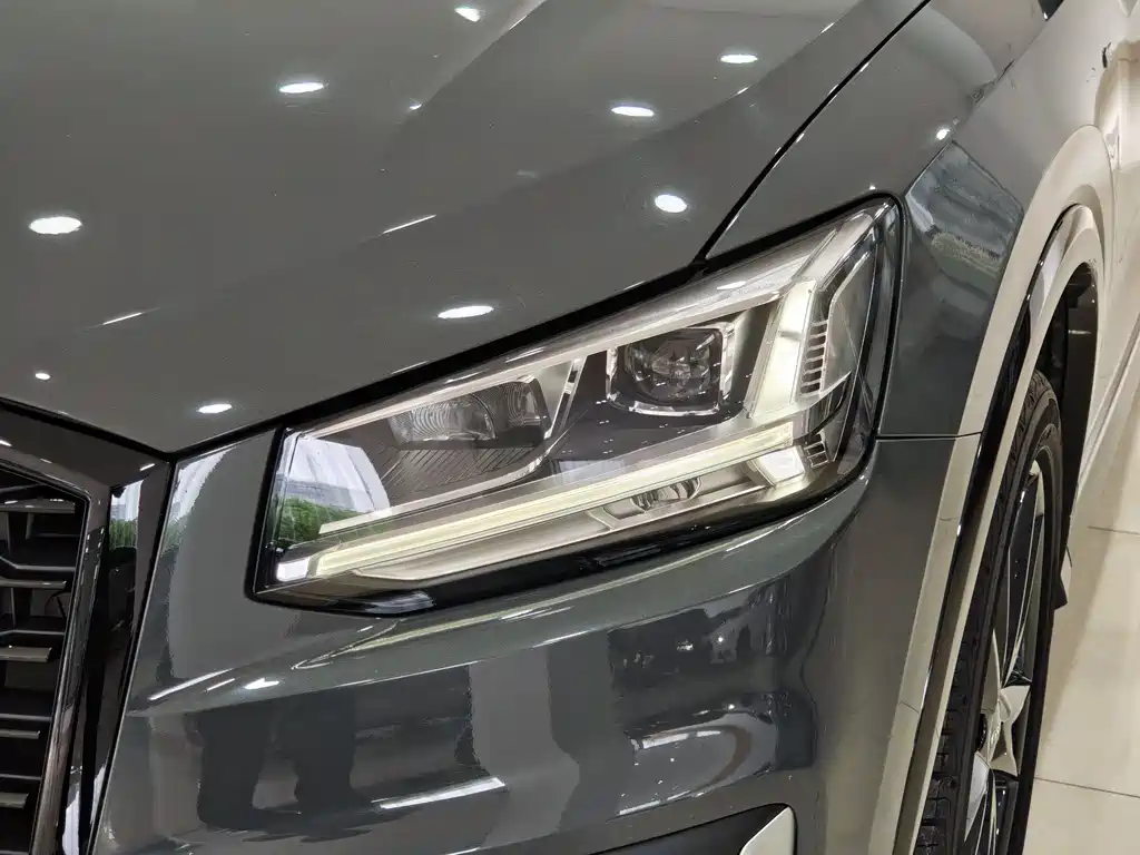 Audi Q2L 2021 — фото 21