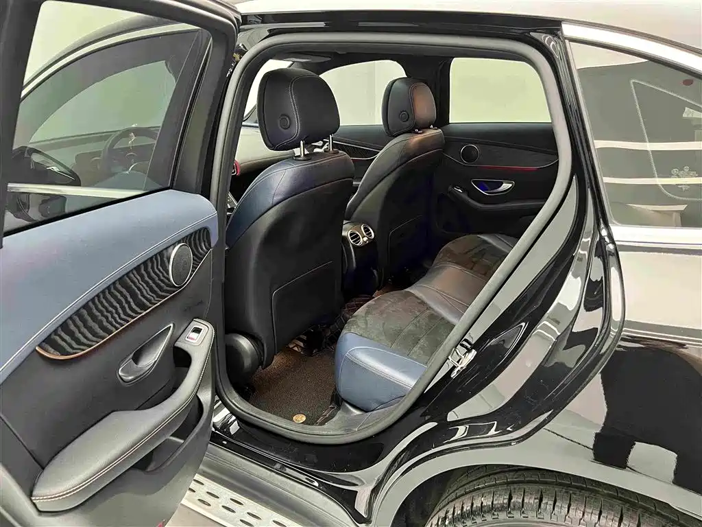 Mercedes-Benz EQC 2022 — фото 15