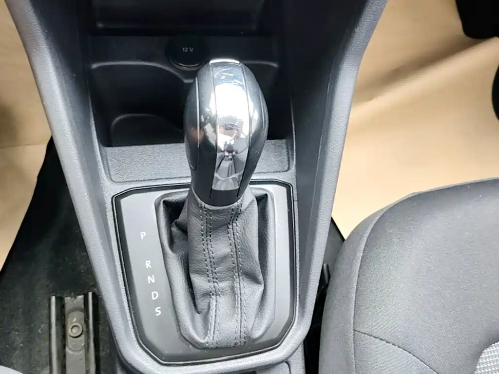 Volkswagen Jetta 2018 — фото 14