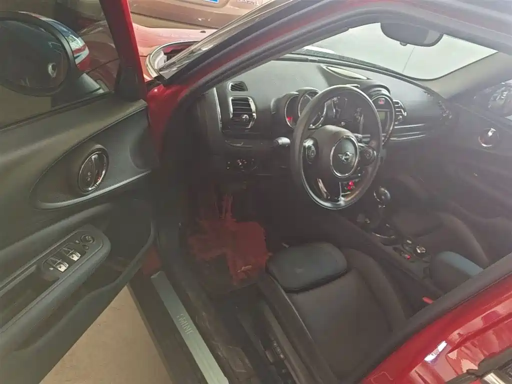 MINI Clubman 2018 — фото 16