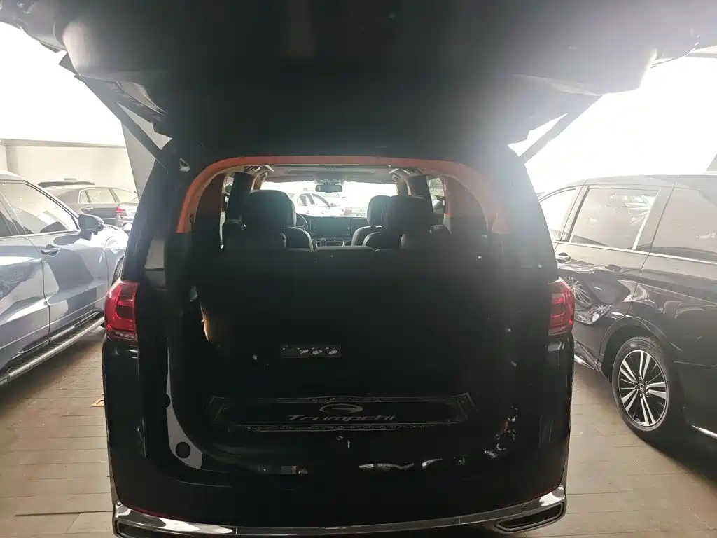 GAC Motor Trumpchi M8 2022 — фото 15