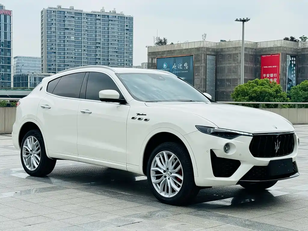 Maserati Levante 2023 — фото 3