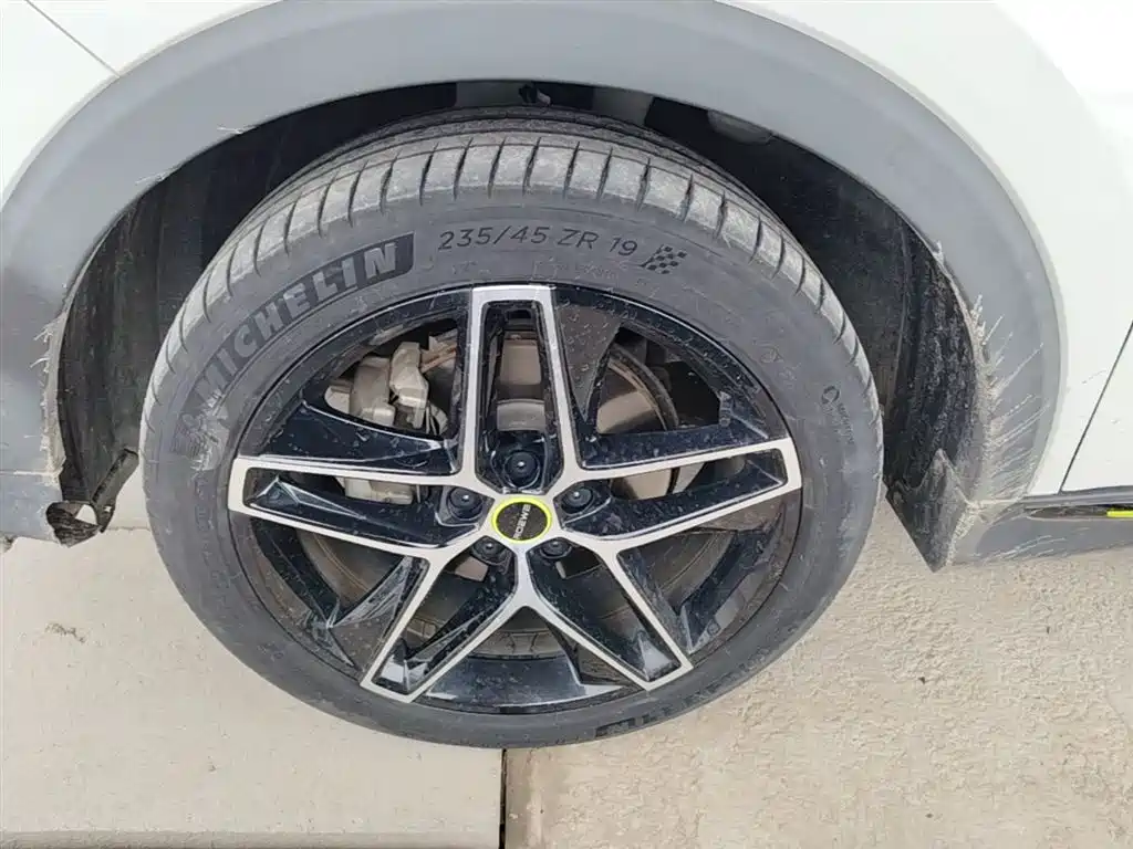 Roewe RX5 New Energy 2022 — фото 23