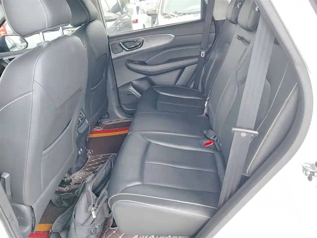 Roewe RX5 New Energy 2022 — фото 17