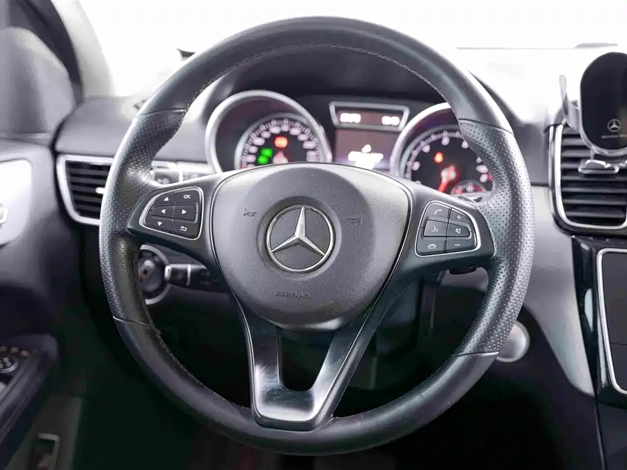 Mercedes-Benz GLE 2016