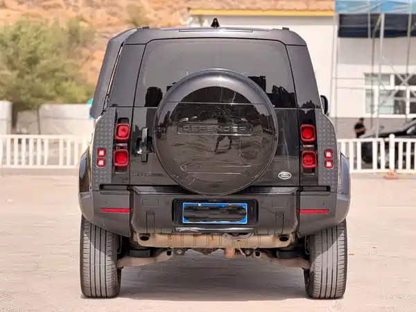 Land Rover Defender 2021
