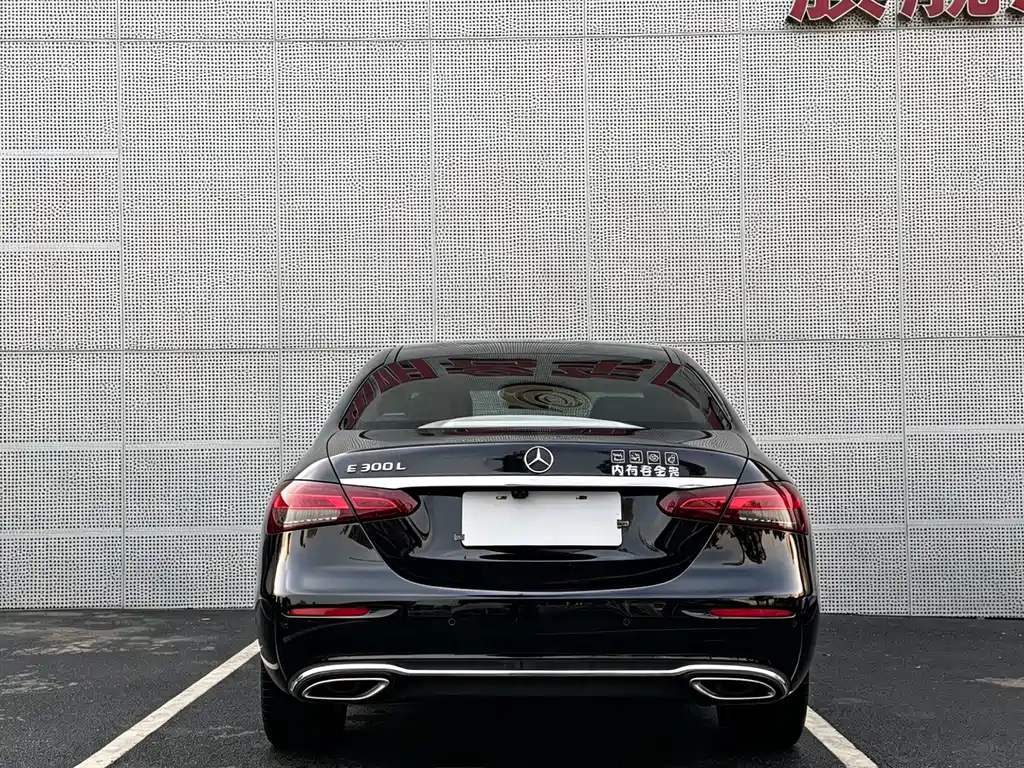 Mercedes-Benz E-Class 2023