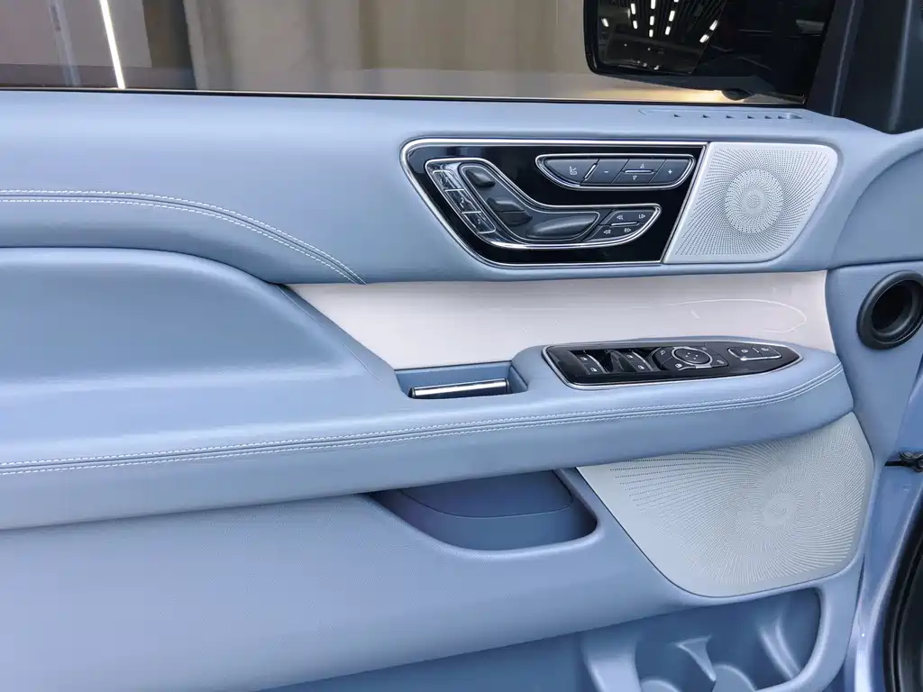 Lincoln Navigator 2020 — фото 11