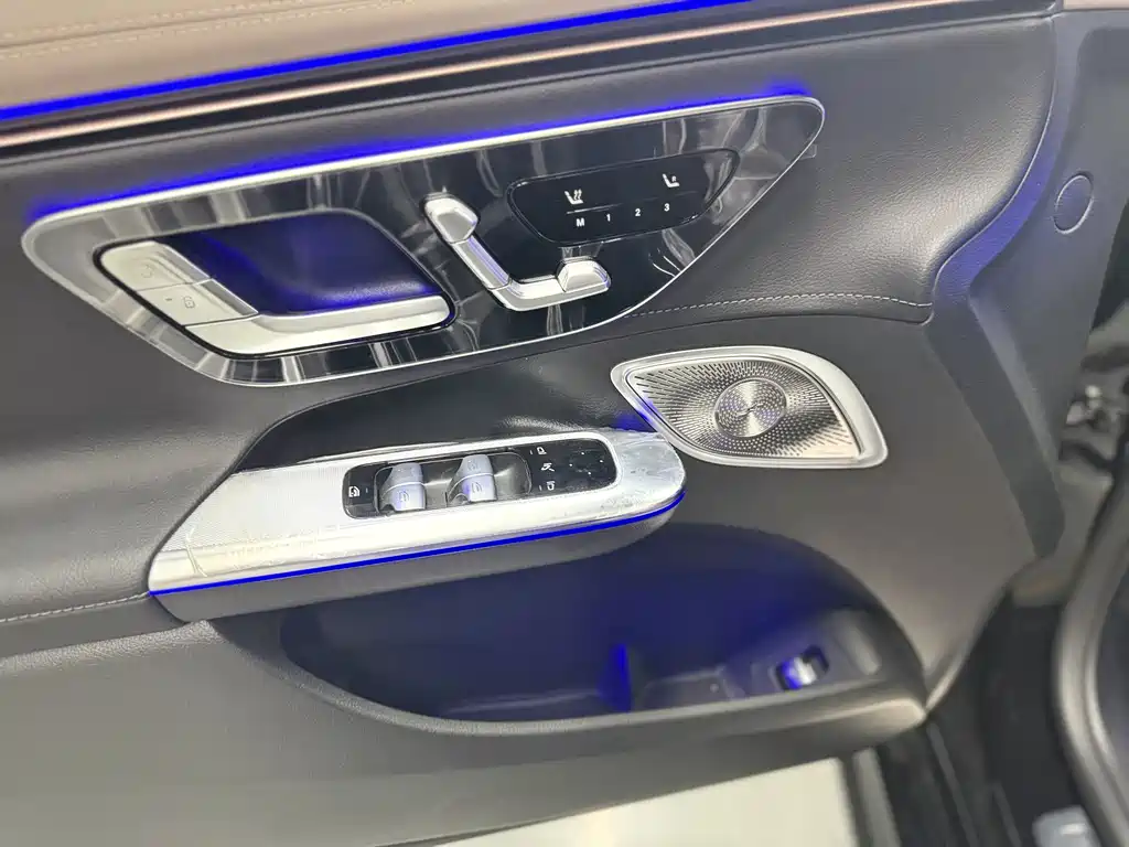 Mercedes-Benz EQE 2025 — фото 12