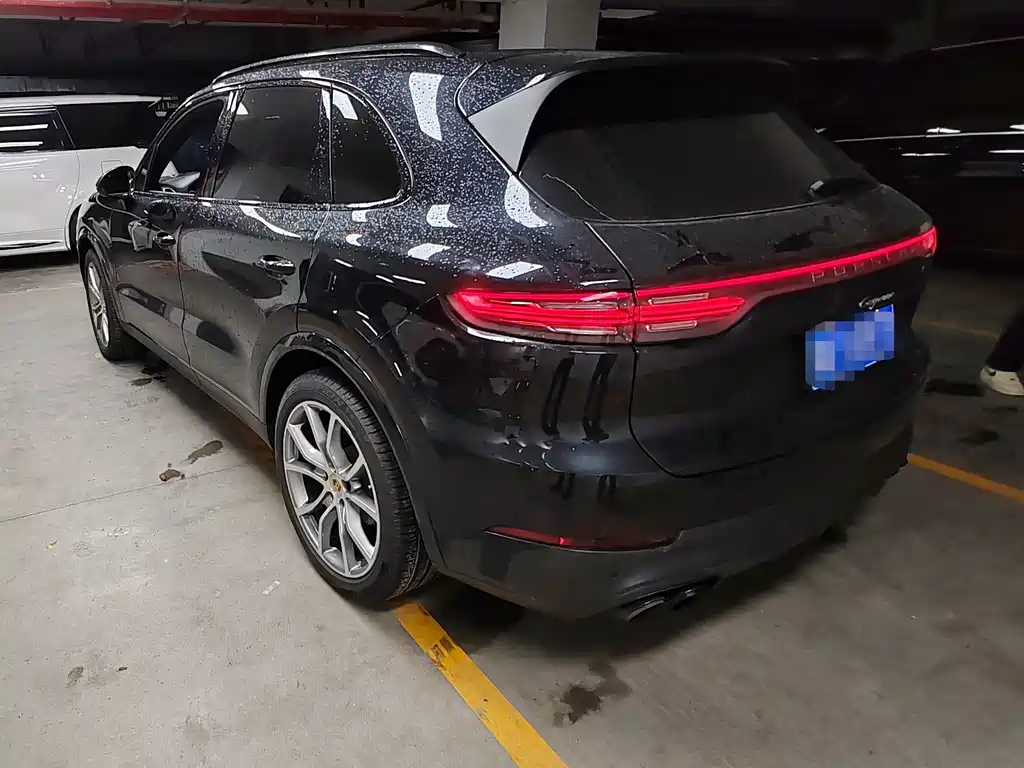 Porsche Cayenne 2022