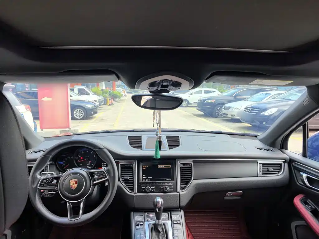 Porsche Macan 2015 — фото 11