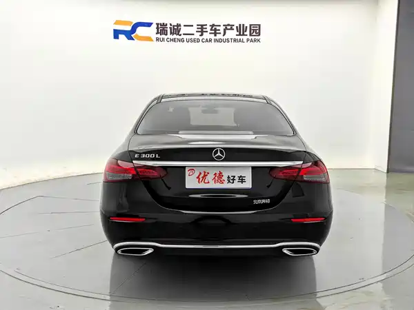 Mercedes-Benz E-Class 2022