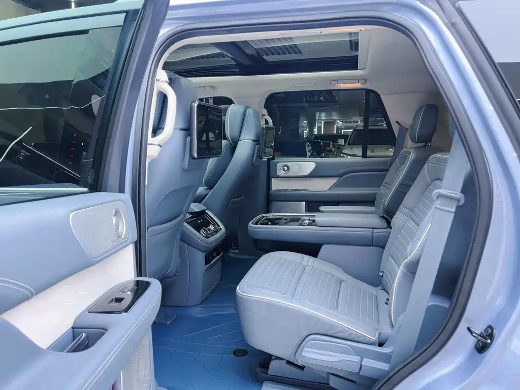 Lincoln Navigator 2020 — фото 12
