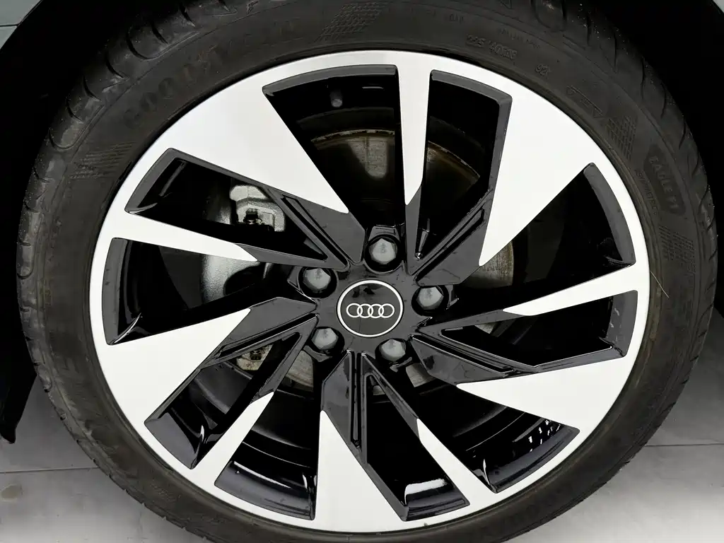 Audi A3 2023 — фото 24