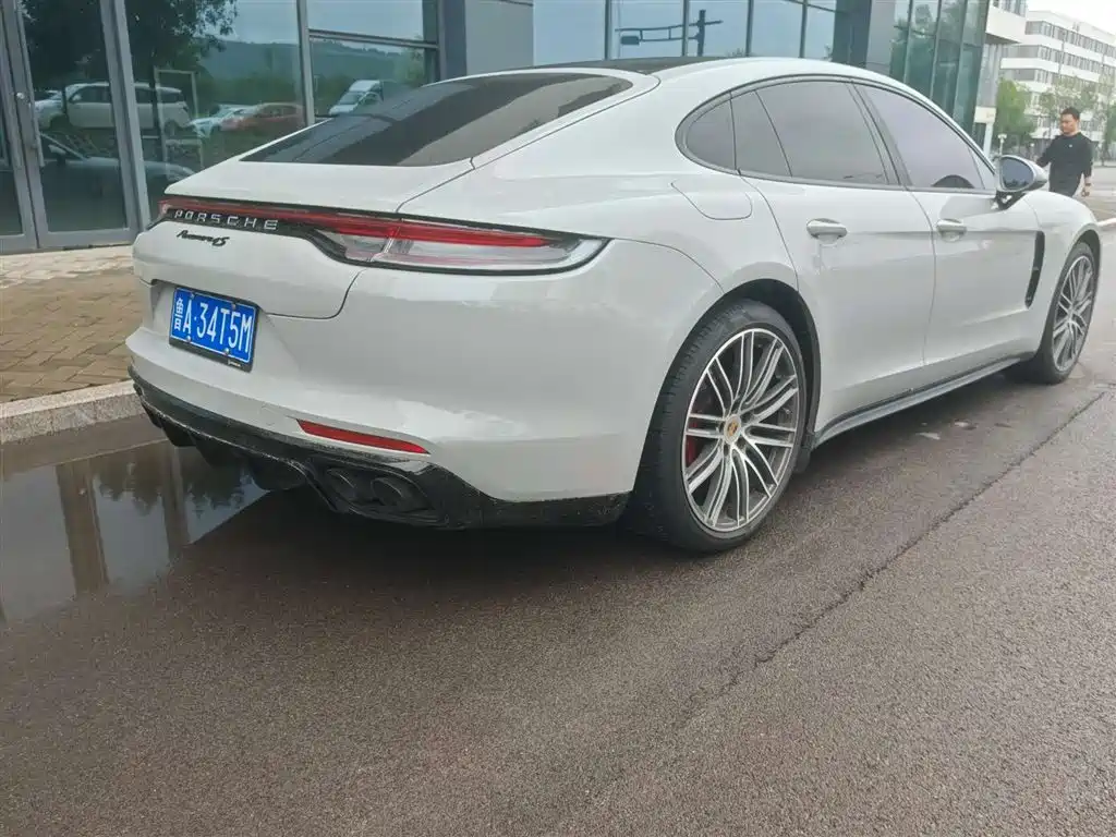 Porsche Panamera 2019