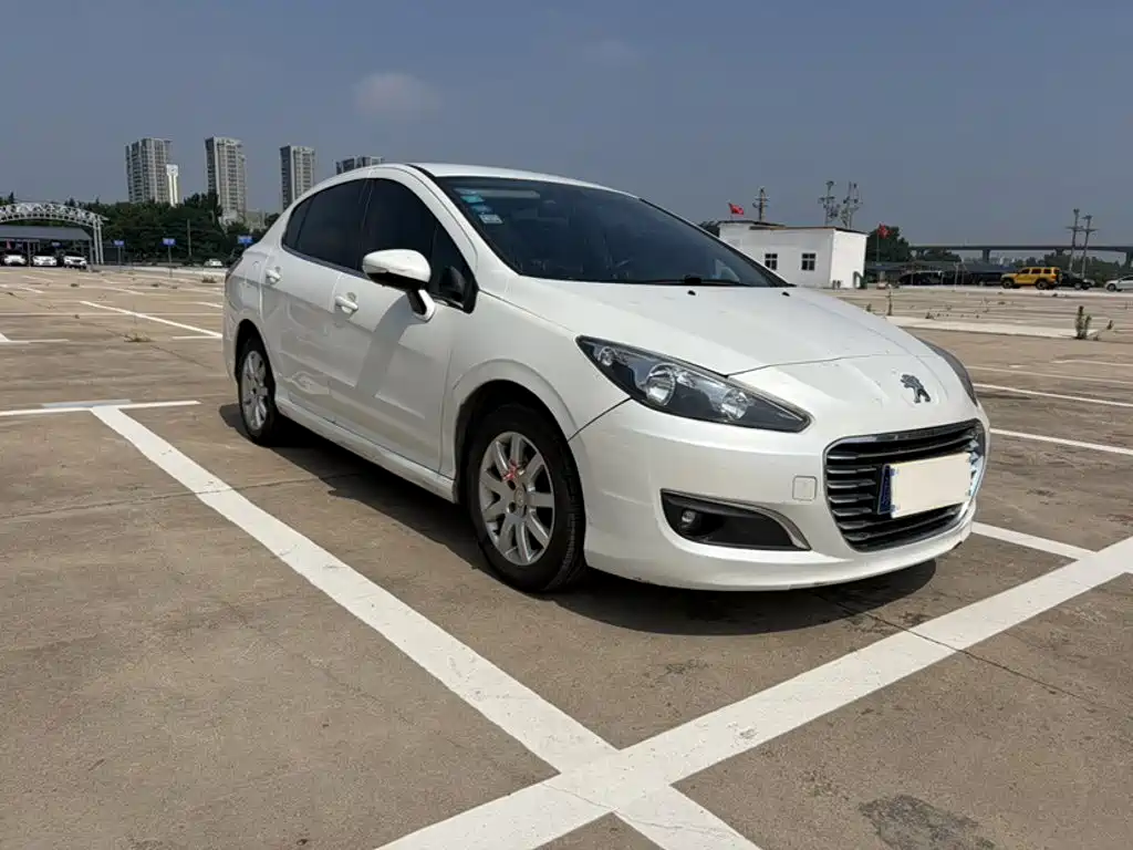Peugeot 308 2016 — фото 11