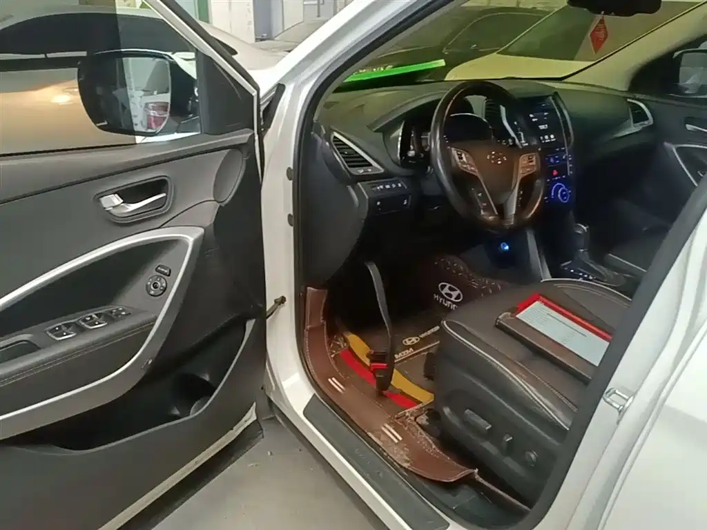 Hyundai Santa Fe 2019 — фото 16