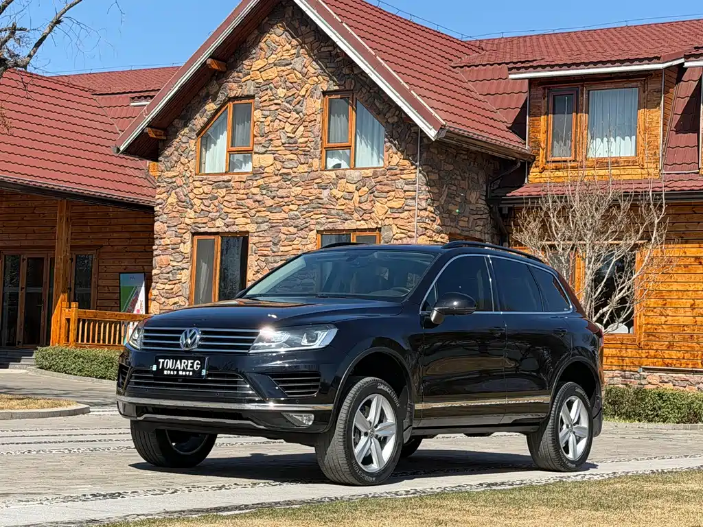 Volkswagen Touareg 2018 — фото 1