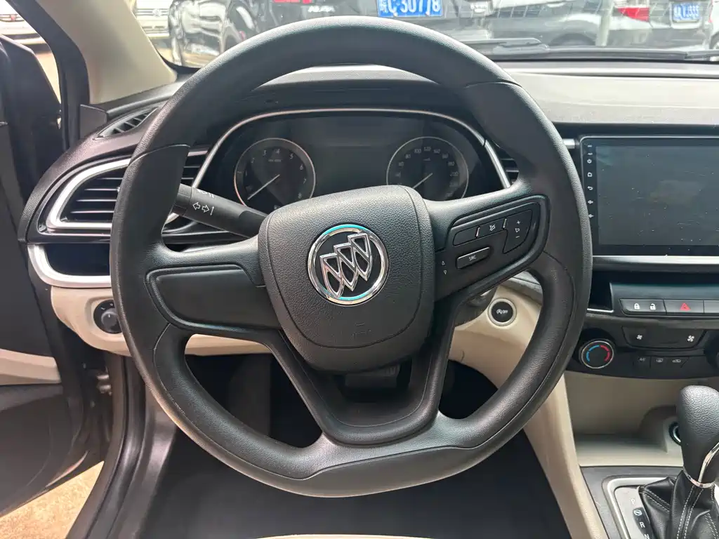 Buick Excelle 2017 — фото 12